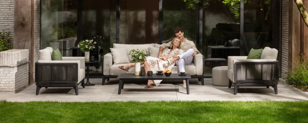 Eerste lentezon? Zeven op de tien Nederlanders zit direct in eigen tuin of op balkon
